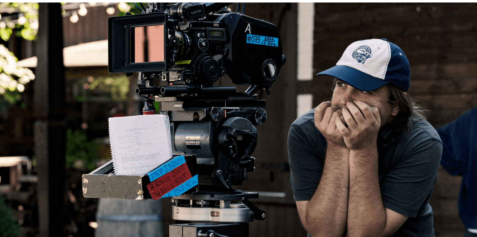 Prestižiniame Karlovi Varų kino festivalyje V. Katkus su filmu „Svečias“ laimėjo geriausio režisieriaus apdovanojimą