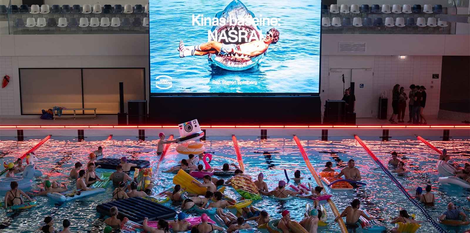 „Kino pavasaris“ pirmą kartą Lietuvoje surengė filmo seansą baseine