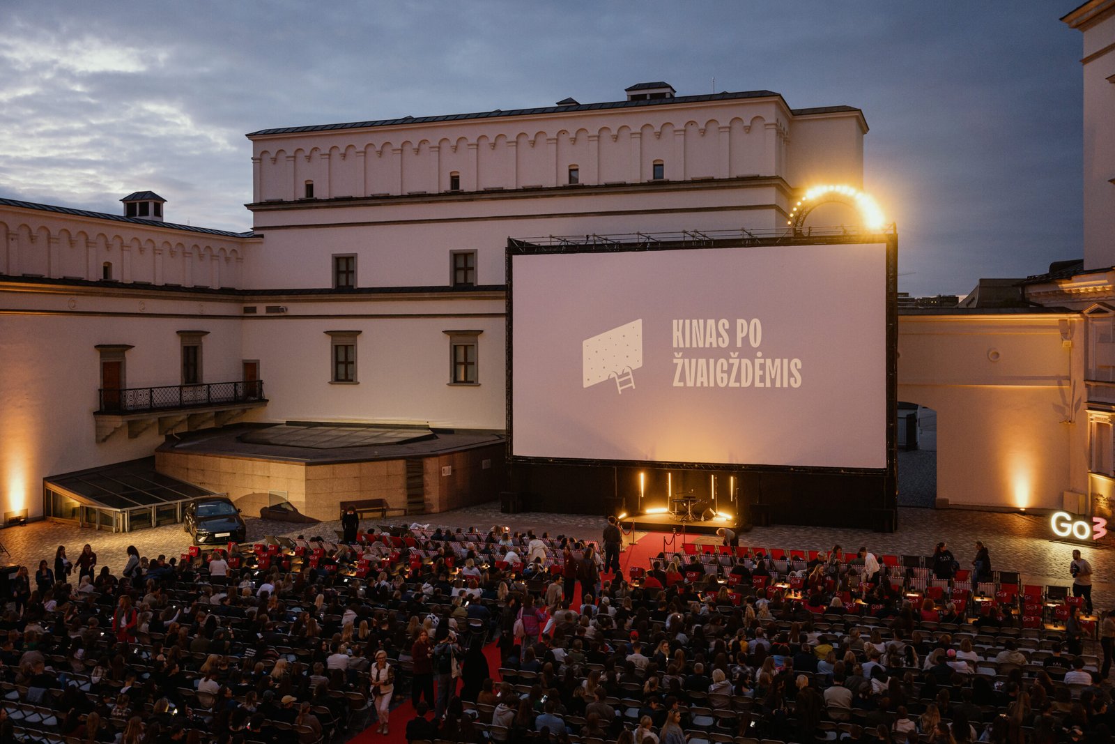 Prasidėjo festivalis „Kinas po žvaigždėmis“ – žiūrovų laukia savaitė vasariškų filmų